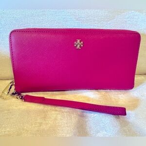 Tory Burch Emerson pink wallet